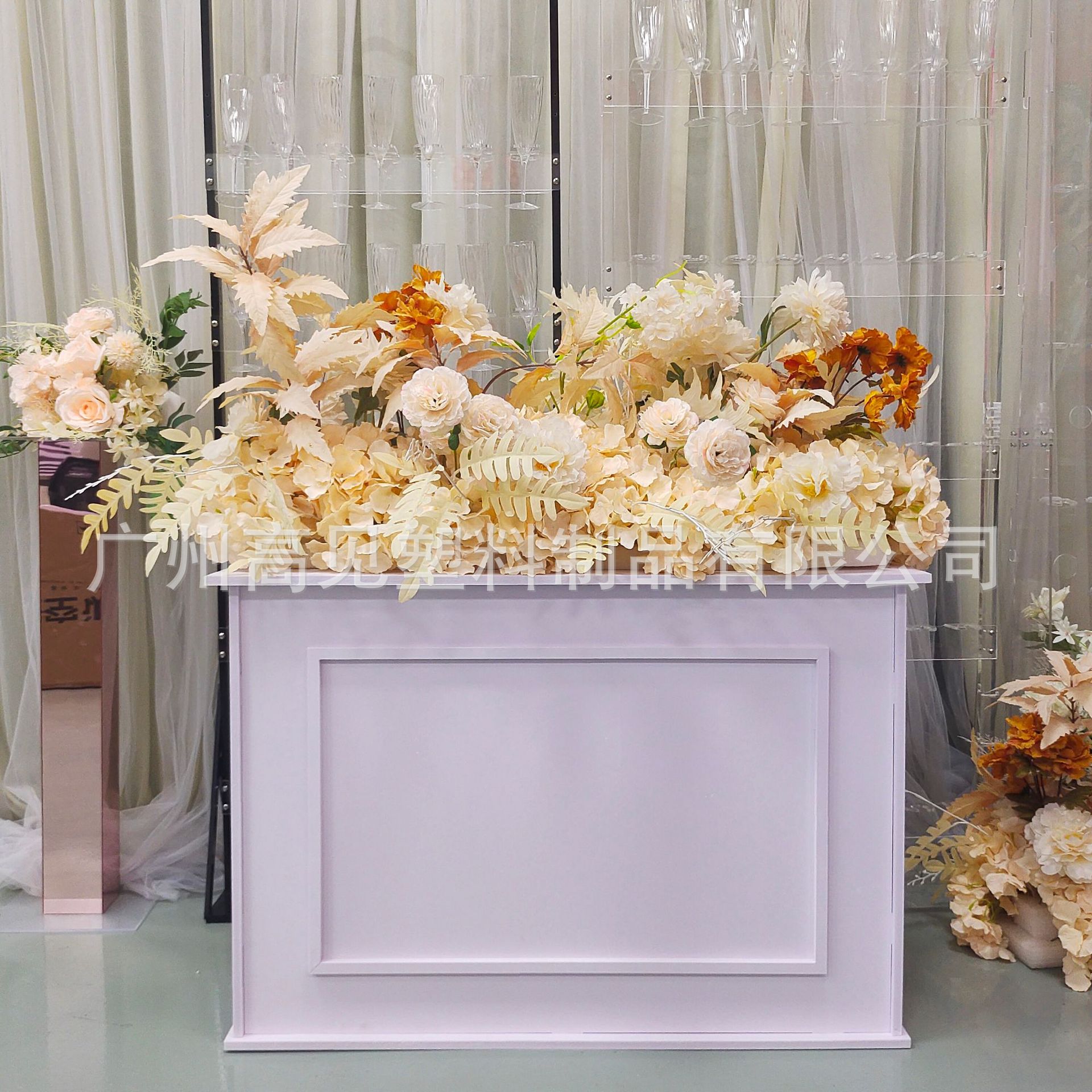 Supply Wedding Venue - Roman column wedding venue layout road